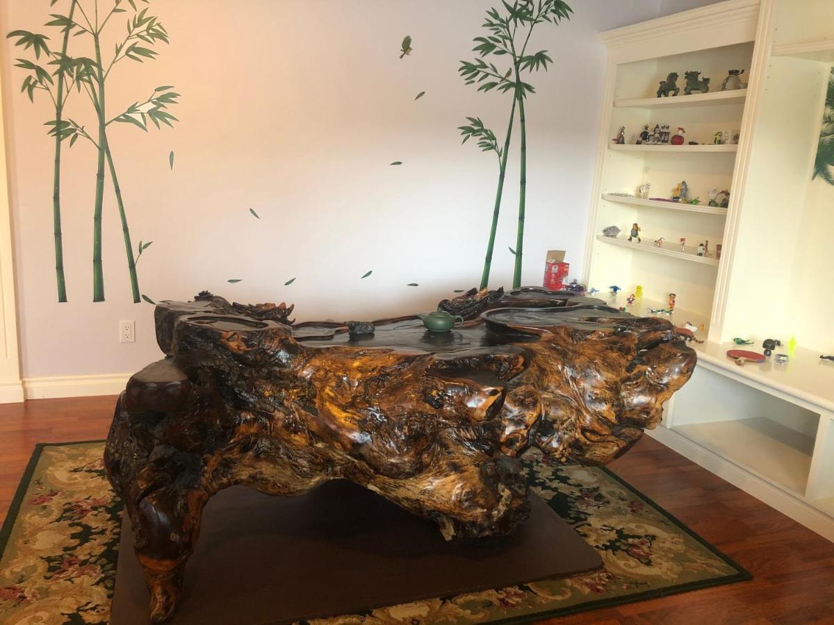 卡加利 Hamptons Rose Garden Family!酒店 外观 照片