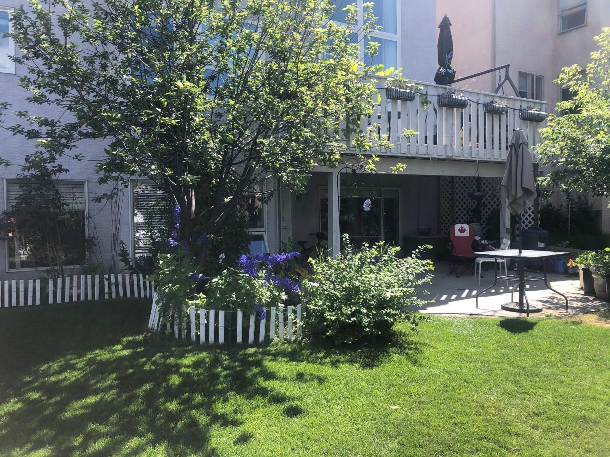 卡加利 Hamptons Rose Garden Family!酒店 外观 照片